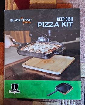1014502054 Blackstone Cast Iron Deep Dish Pizza Kit With Removable Handle And Wood Trivet