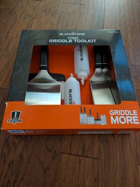 5917ca Blackstone 7 Piece Griddle Toolkit - Spatulas Scraper Bottles Mat New Sealed