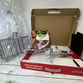 978-1-60464-308-4 Cider Mill Press Grilling Kit With Tools Basket And 50 Recipes