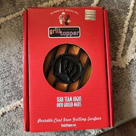 550wisconsin Designcast Specialties University Of Wisconsin Badgers 5 1/2ftft Round Team Logo Grill Topper