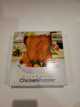 7748 Gifts Plus Inc. Chicken Roaster Microwaveable Stand And Dish New In Box