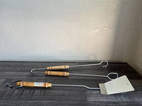 Good Old Values 721003047464 Bbq Utensil Set Tongs And Spatula Light Wooden Handles