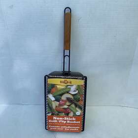 Mr. Bar-b-q 076903060229 New Grill Flip Basket Stir Fry Vegies Seafood Non Stick Wooden Handle