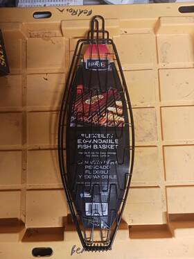 Mr. Bar-b-q 076903066306 Flexible/expandable Fish Basket With Wood Handle For Grilling Bbq New