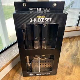 40008 Pit Boss Premium Pro Series 3 Piece Set Tongs Fork And Spatula Grill Tool