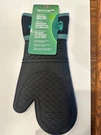 Big Green Egg Silicone Bbq Mitt #117083. Fixed Price $23.00.
