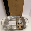 New The Pampered Chef Bbq Roasting Pan Can Holder 2714 Complete W/ Instructions. Fixed Price $17.09.