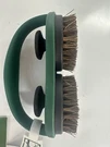 Big Green Egg Grid And Scrubber Pizza Stone 127136. Fixed Price $20.00.
