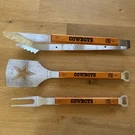 The Sportula Dallas Cowboys Nfl Tailgating 3 Pc Bbq Grill Set Wood Detail. Fixed Price $29.97.