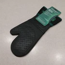 New Big Green Egg Silicone Bbq Mitt 117083. Fixed Price $14.95.